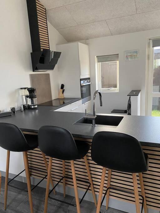 Fin Ny Moderniseret Lejlighed I Skagen. Luaran gambar